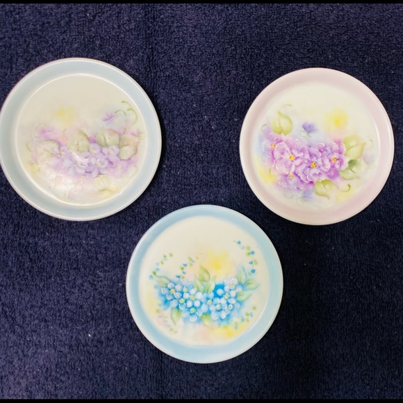 Gorgeous HAND PAINTED Plate Floral Flowers Artist Signed Barbara Meola 1983 - Picture 1 of 5
